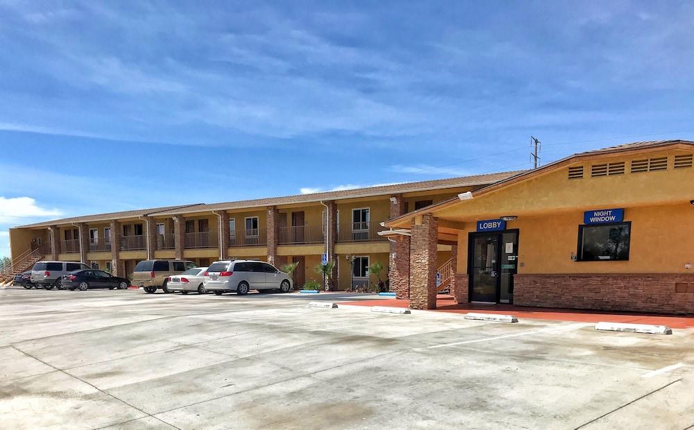 Rodeway Inn Adelanto Us 395 Buitenkant foto
