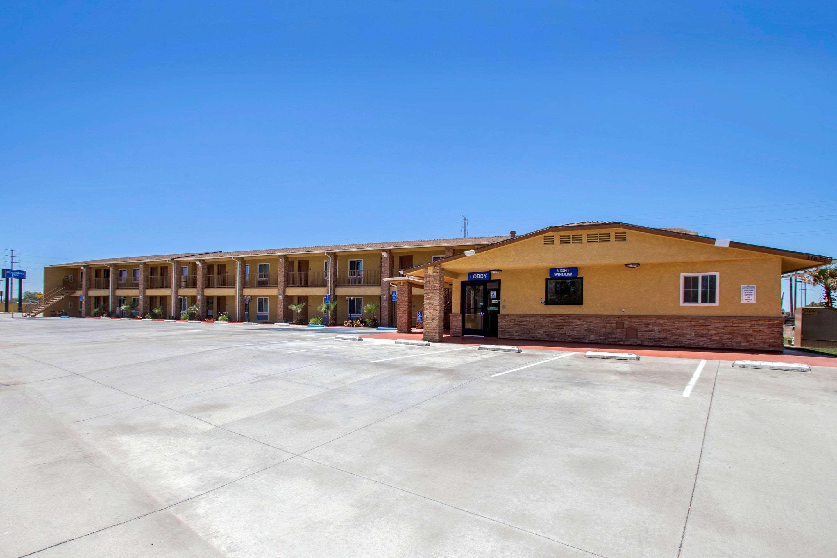 Rodeway Inn Adelanto Us 395 Buitenkant foto