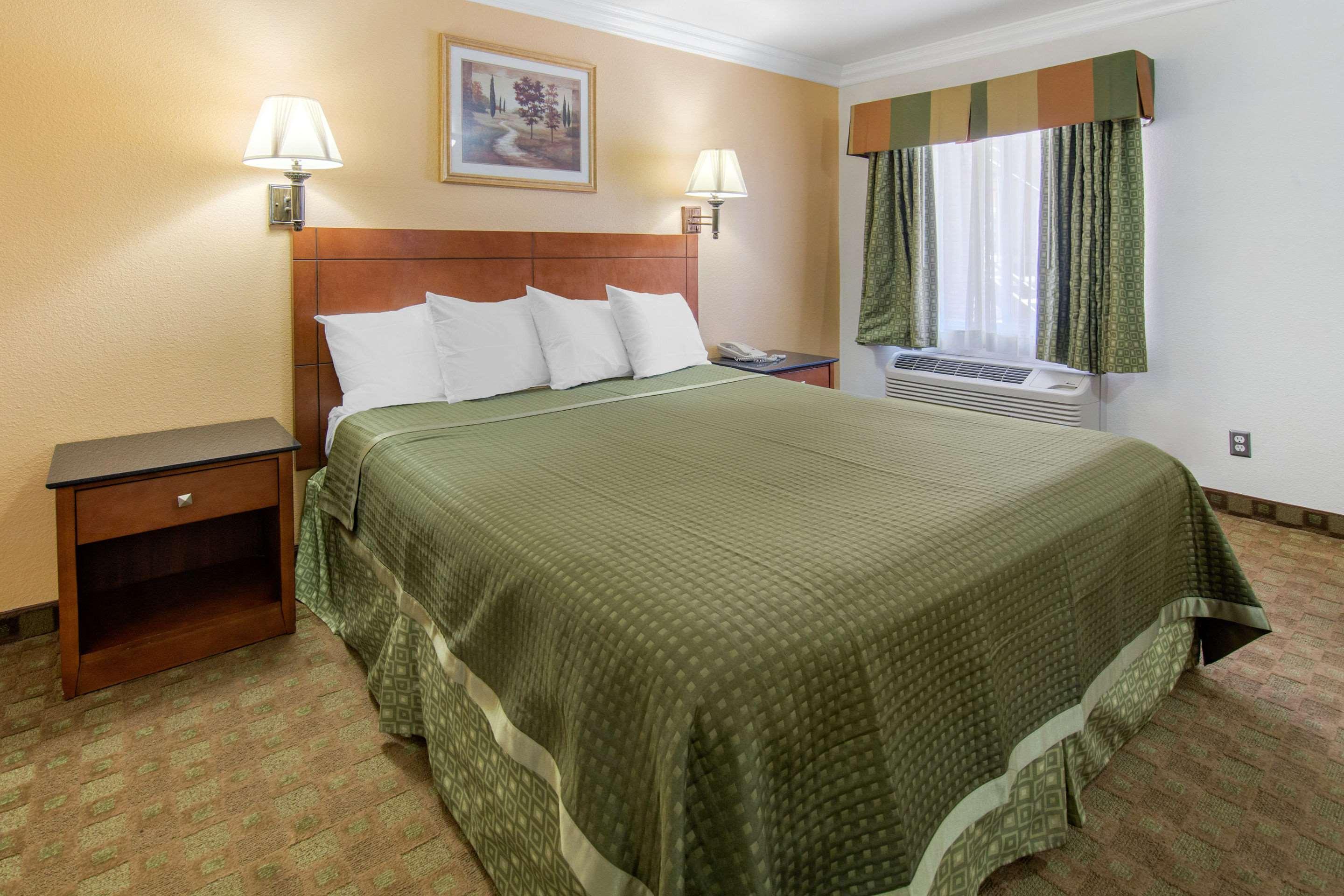 Rodeway Inn Adelanto Us 395 Buitenkant foto
